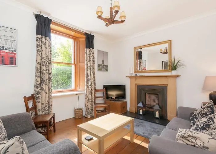 Princes St - 5 Minutes Walk-Main Door&Private Garden
